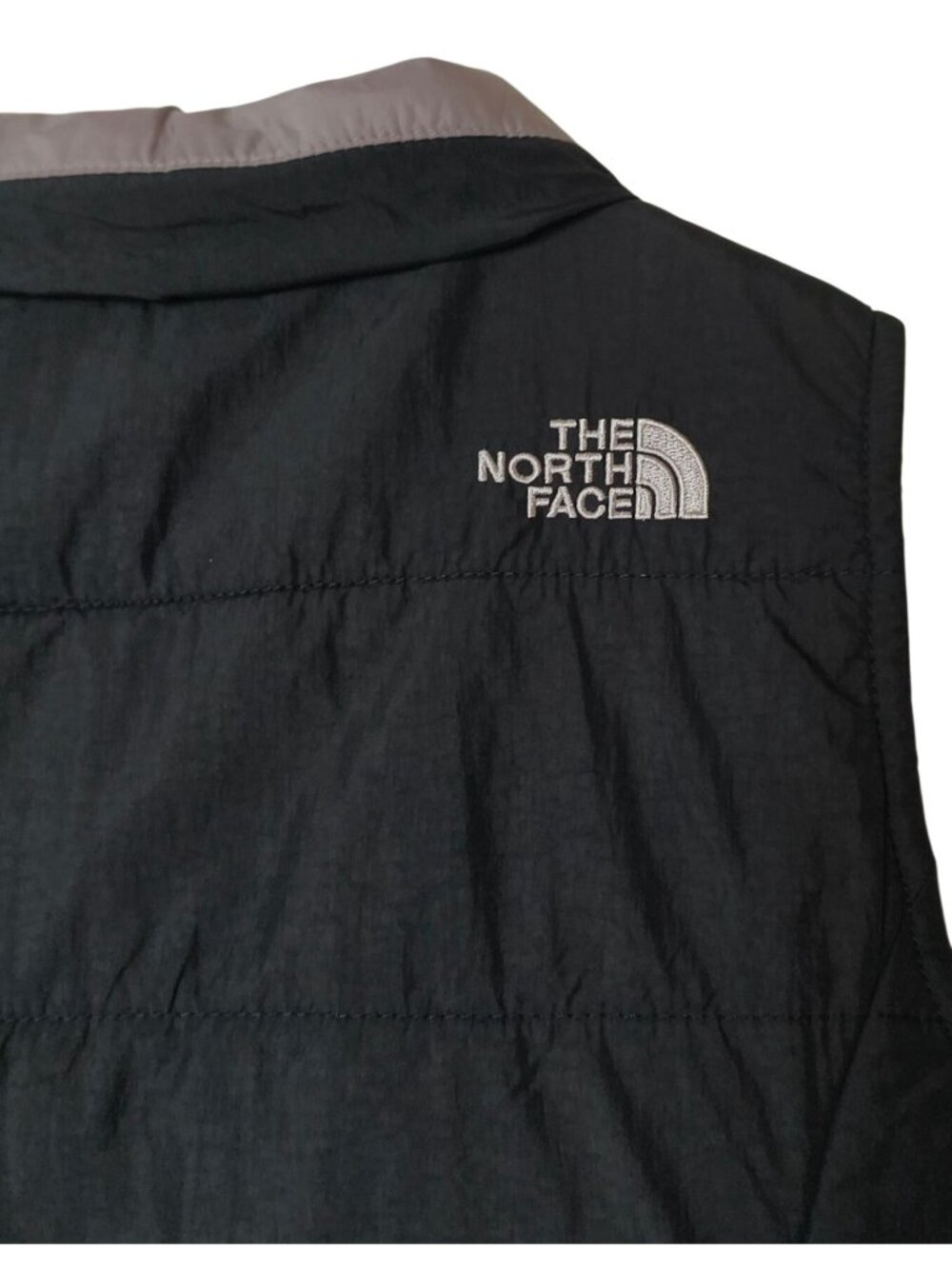 The North Face Girls Vest M Black Puffer Lightweight Quilted Layer 10/12 - Picture 4 of 6